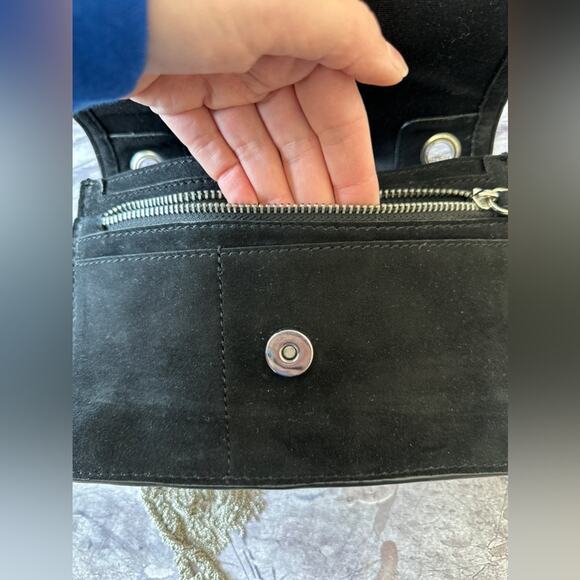 Zara black suede crossbody bag. With chain details, and tassel chain - Picture 8 of 11